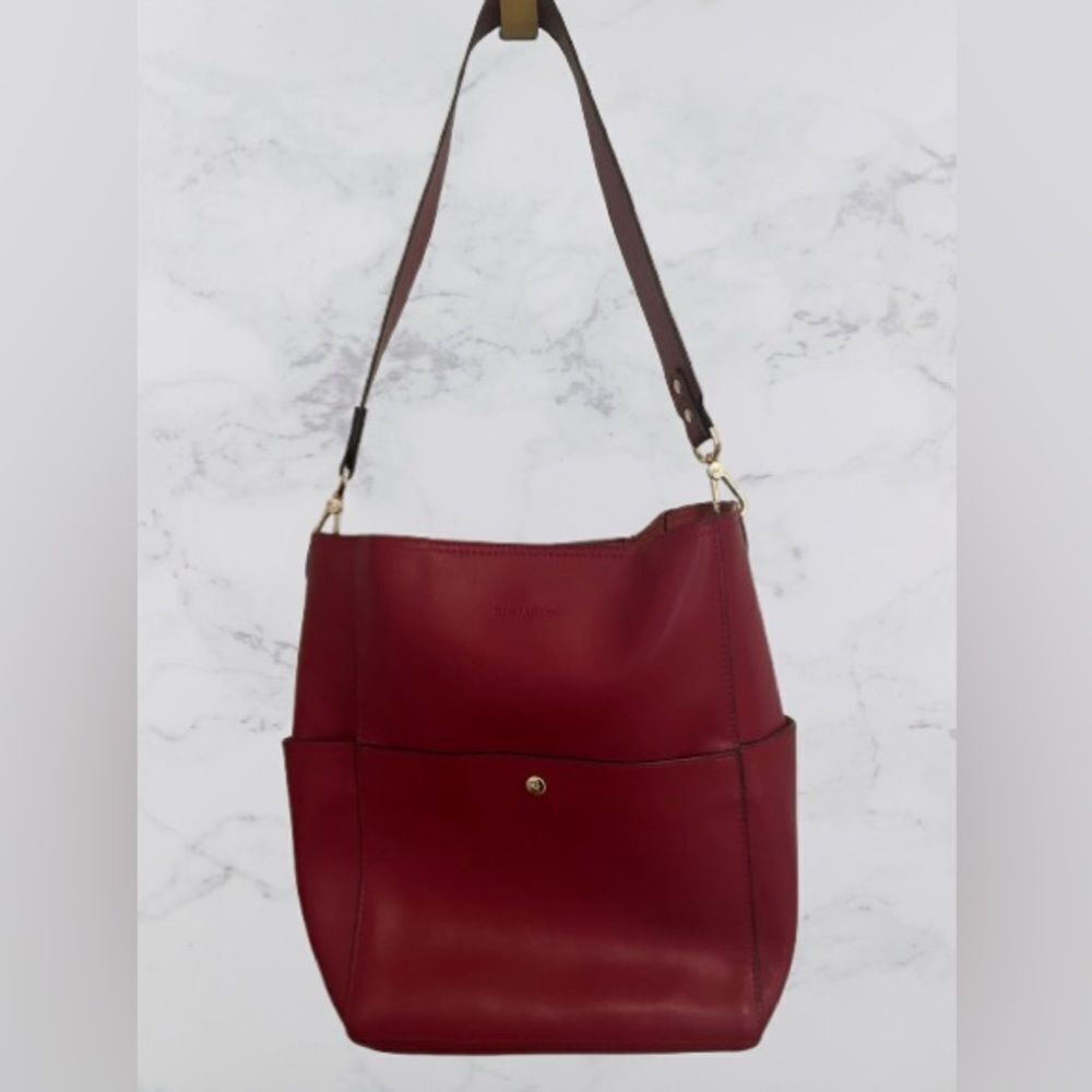 Bostonian Red Shoulder Bag with Structured Design